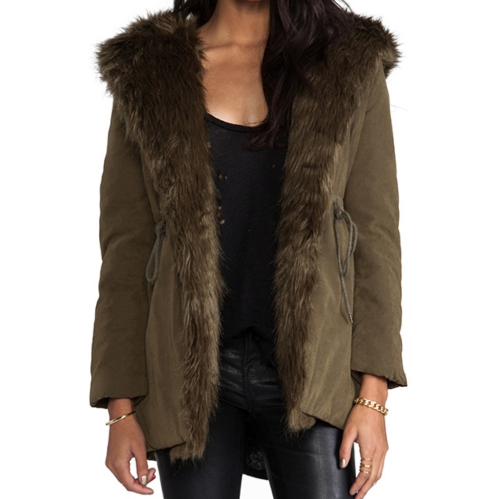 UNIF Cara Parka